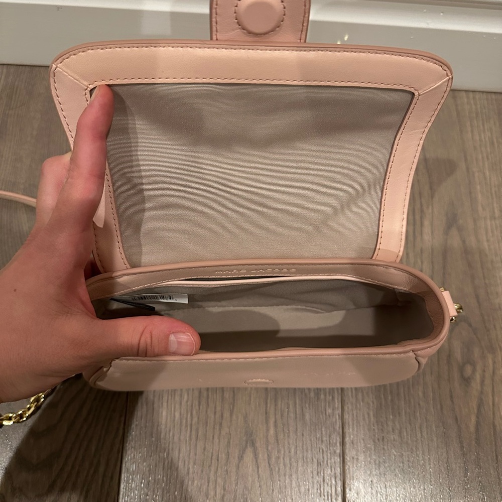 Marc Jacobs Blush Crossbody Bag with Gold Chain - Picture 3 of 4